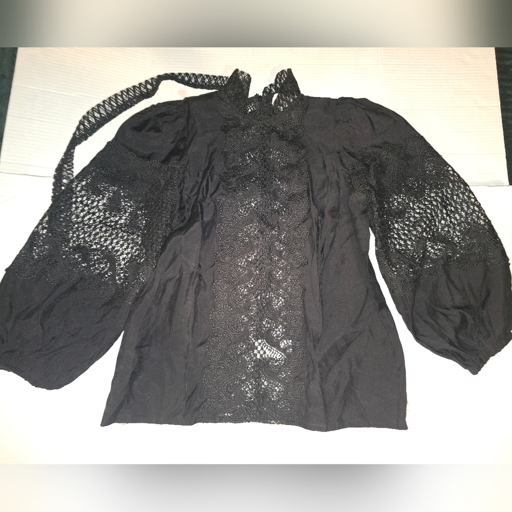 L'Atiste Elegant Black Lace Women's Top
